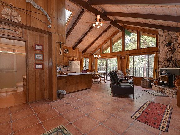 4th image of 19784 Pine Dr E