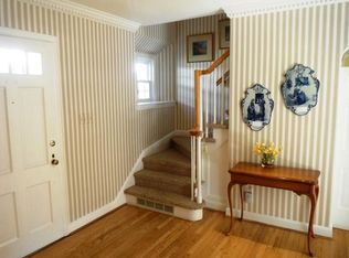 9 Oakwood Rd, Huntington, WV 25701