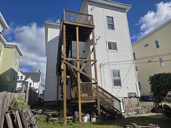 4th image of 371 Spruce Street