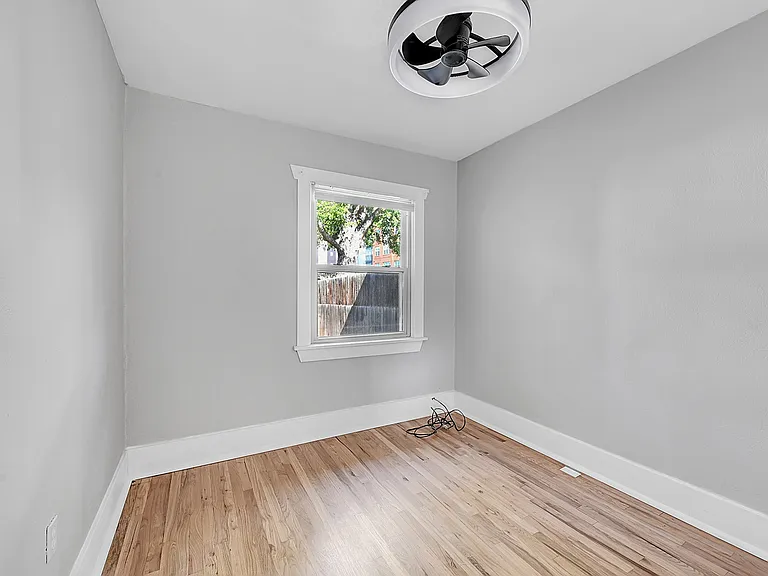 1205 S Lincoln St — Photo 11