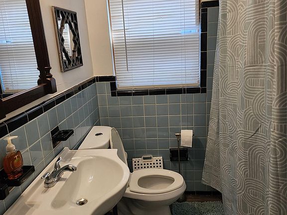 5th image of 15010 Eastburn St