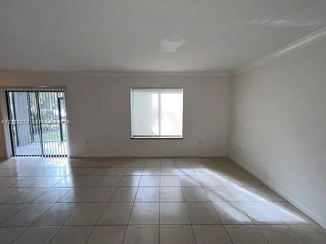 Crescent Cove Condo — Photo 4