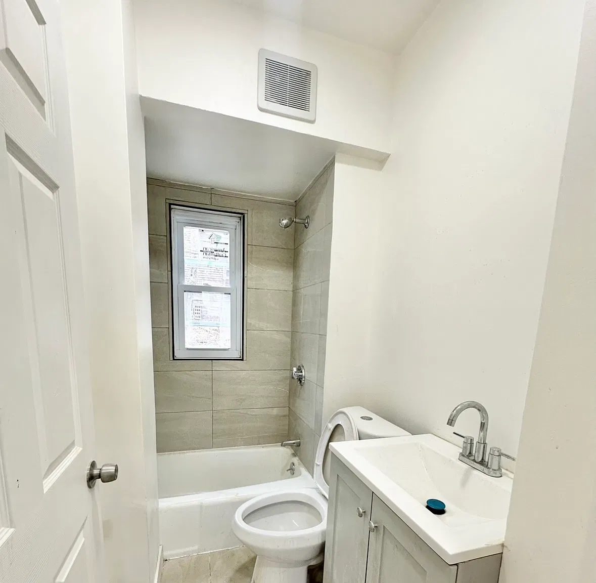 40 Warren Ave — Photo 4