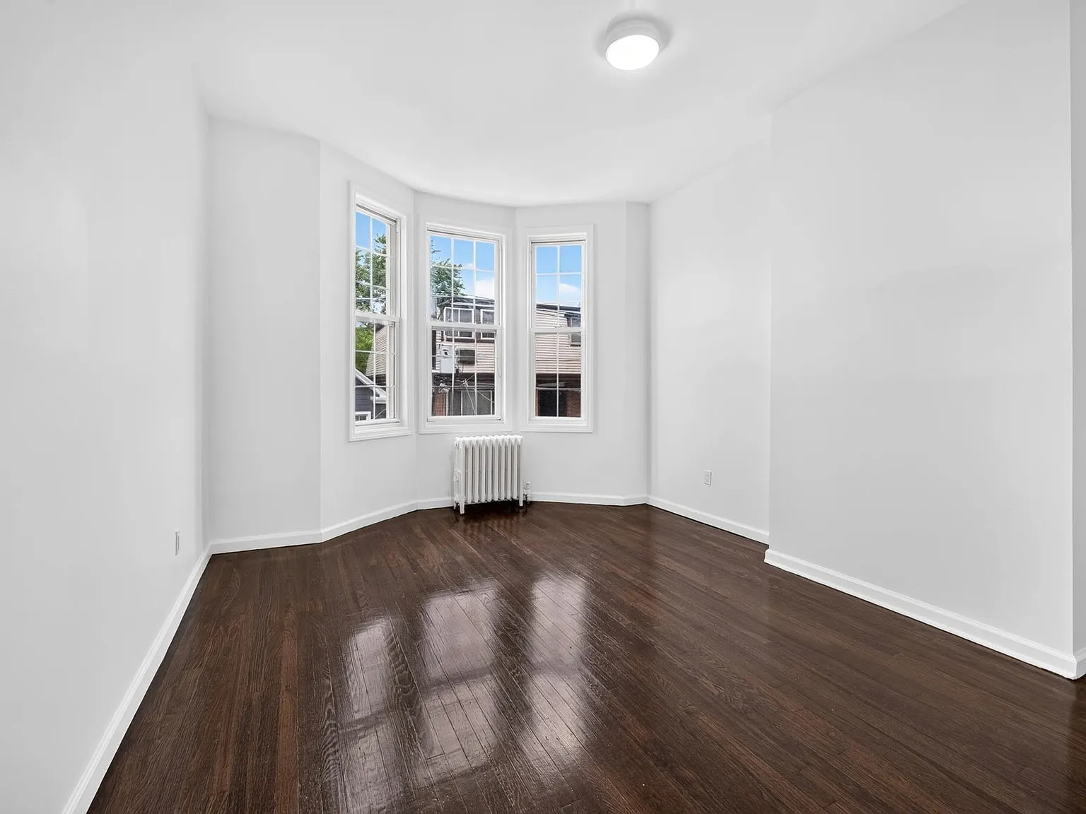 1 bed, 1.0 bath, 750 sqft, $2,300 — Photo 2