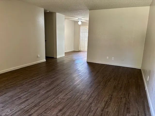 Oakwood Apartments — Photo 29