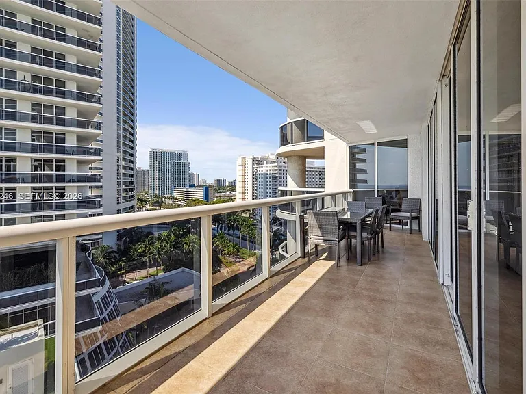 1800 S Ocean Dr #1005 — Photo 15