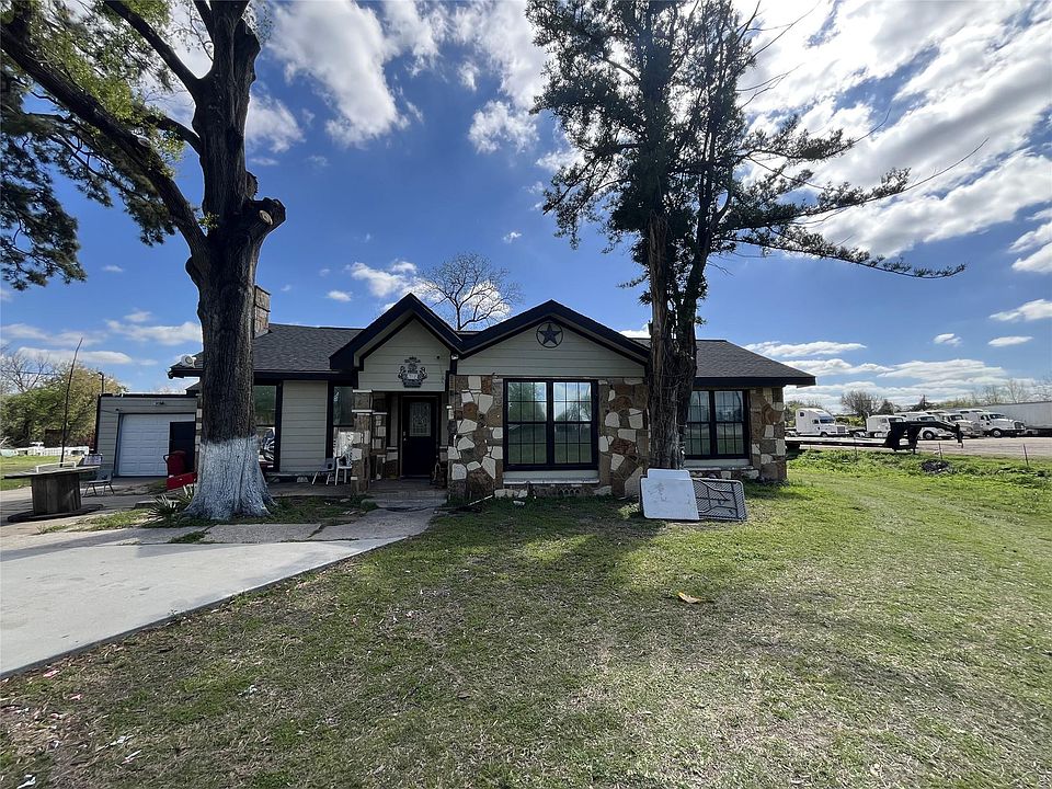 1st image of 925 Lear St