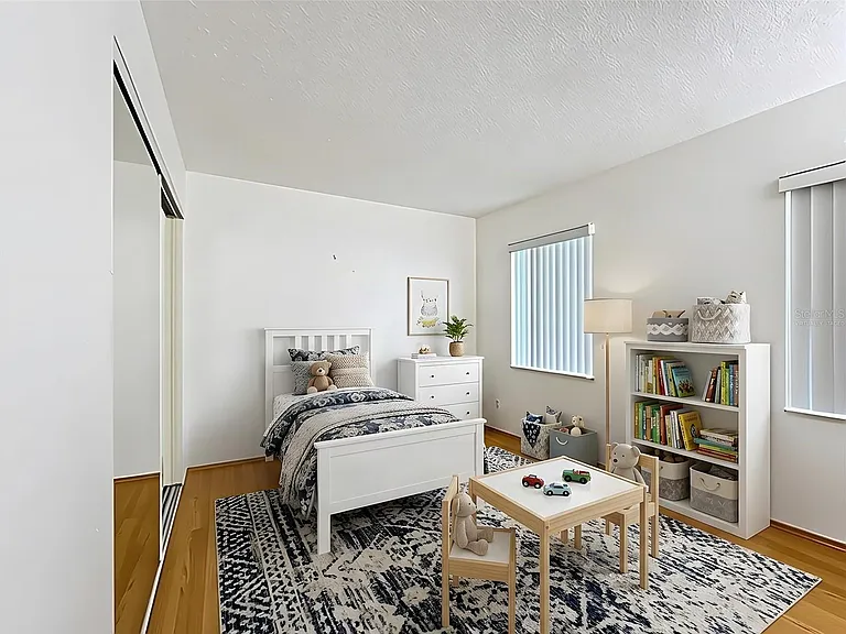 272 Florida Pkwy — Photo 5