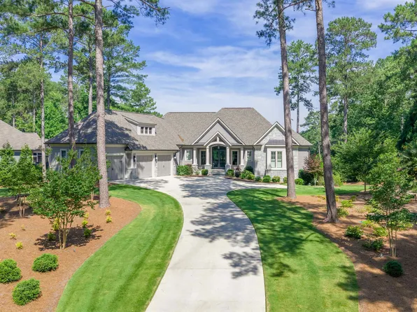 2661 Parrotts Pointe Rd, Greensboro, GA 30642