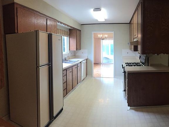 4th image of 4833 Patricia Dr