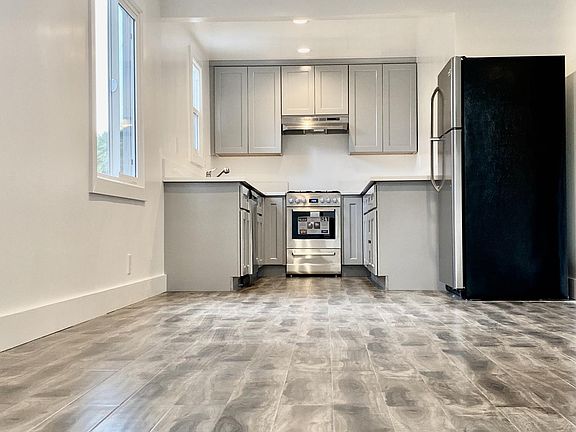 5th image of 7979 Norton Ave #2