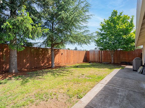 3rd image of 13908 NE 88th St