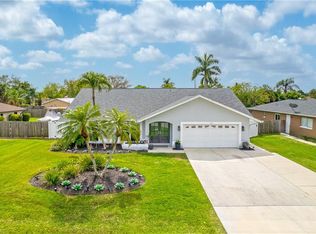 124 Willowick Dr, Naples, FL 34110