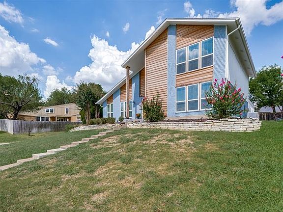 2nd image of 2306 Hillside Ln