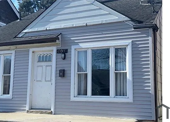 10015 Winthrop St — Photo 2