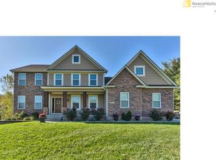 1010 SE Willow Ridge Dr, Blue Springs, MO 64014
