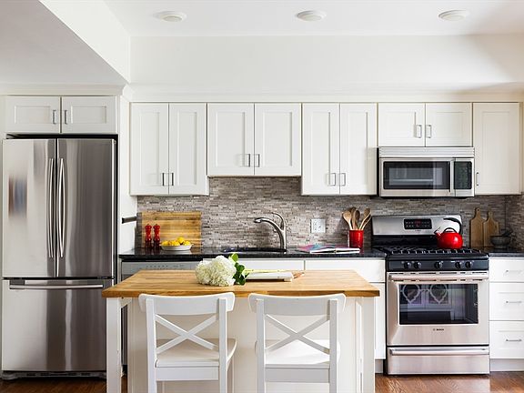 3rd image of 143 Cedar St #6