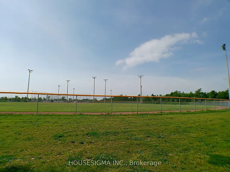 132 Turnberry Ln — Photo 24