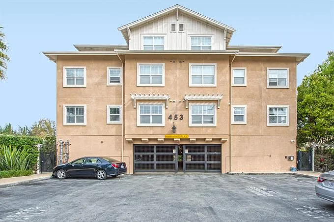 453 E Okeefe St APT 107 photo 1