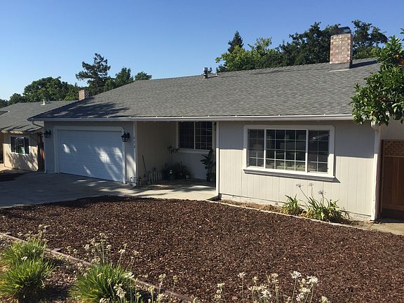 2nd image of 632 Hobie Ln