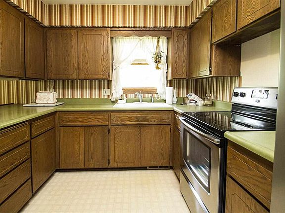 5th image of 709 Hyland Dr