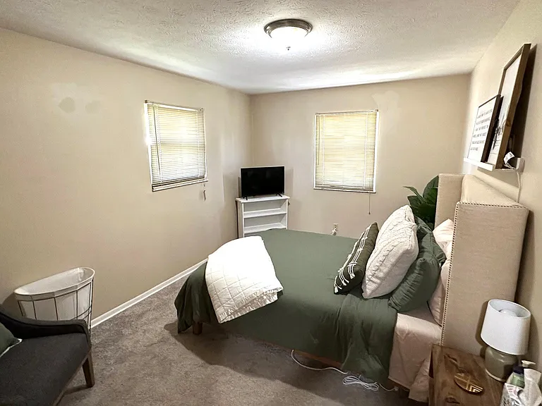 6925 Ardelle Dr — Photo 5