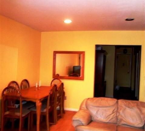 4th image of 604 Tompkins Ave APT B1