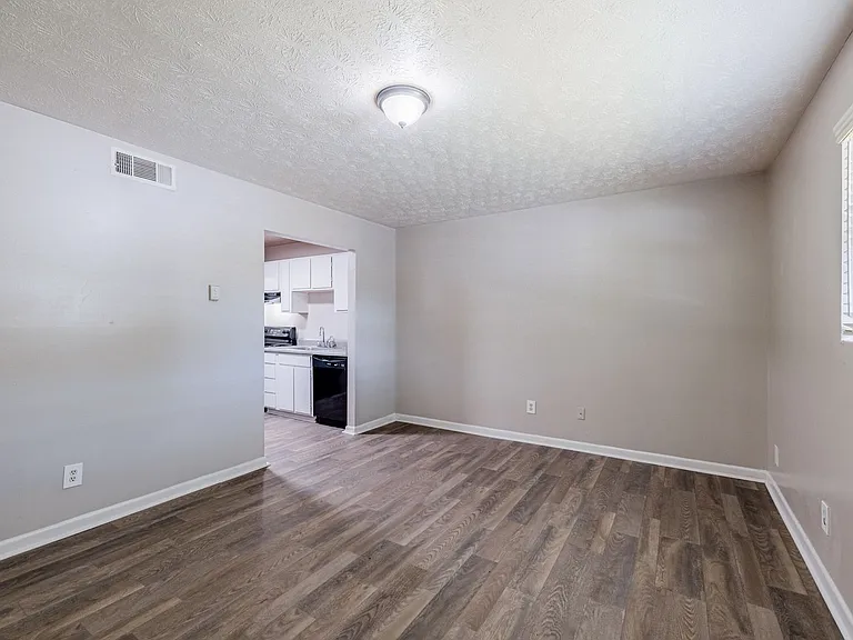 Premier Club Living Apartments in Union City, GA | Spacious Pet-Friendly Apartments Near I-85 — Photo 35