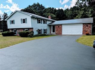 10074 Creek Rd, Pavilion, NY 14525