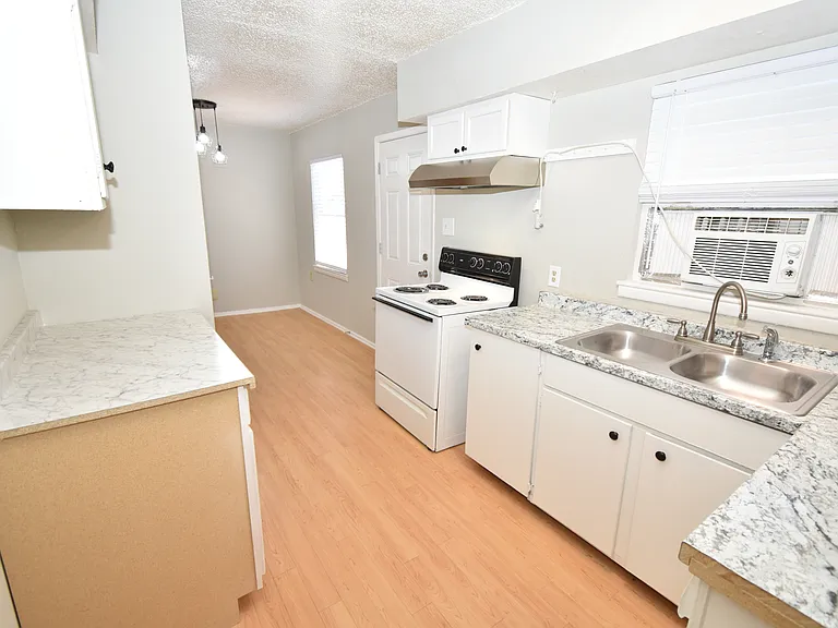1206 Belvedere Dr — Photo 8