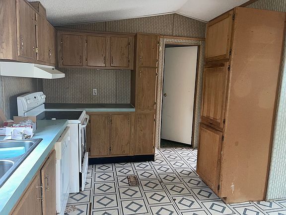 5th image of 1704 Pine Valley