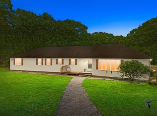 182 Maple St, Douglas, MA 01516