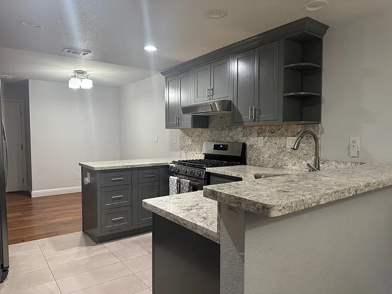 1258 Calle De Cuestanada — Photo 1