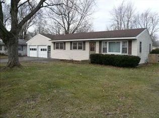 902 S Kouts St, Kouts, IN 46347