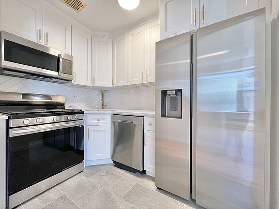 4th image of 148 Stuyvesant Ave APT 3B