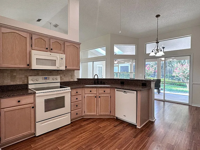 7468 Aprelle Dr — Photo 47