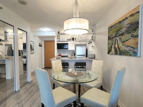 939 Homer St #1003, Vancouver, BC V6B 2W6