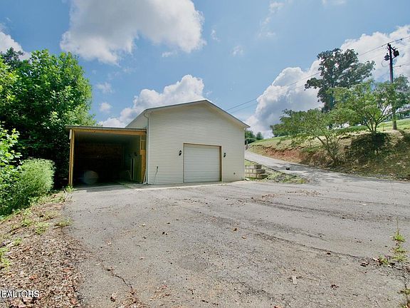 5th image of 3618 Big Springs Rd