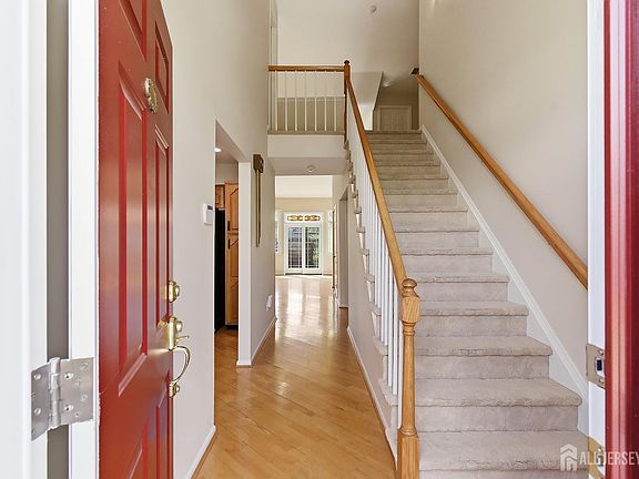 5th image of 34 Rutland Ln #B