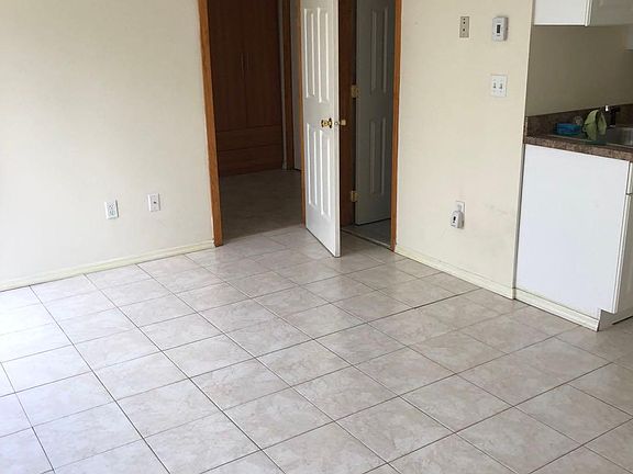 5th image of 130 Seaview Ave