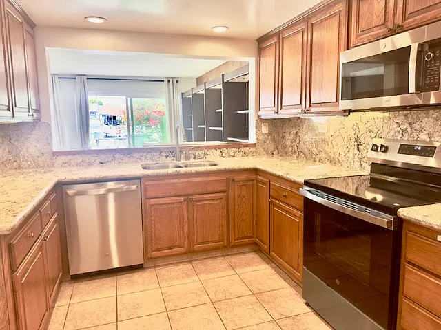 79 Antigua Ct — Photo 12