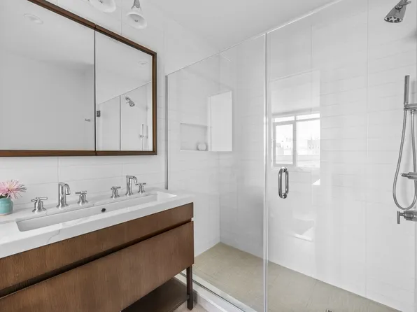 500 Waverly Avenue image 5 of 13