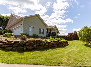 1 Maltese Ln, Weaverville, NC 28787