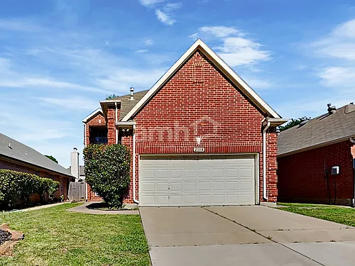 2113 Amherst Dr Photo 1
