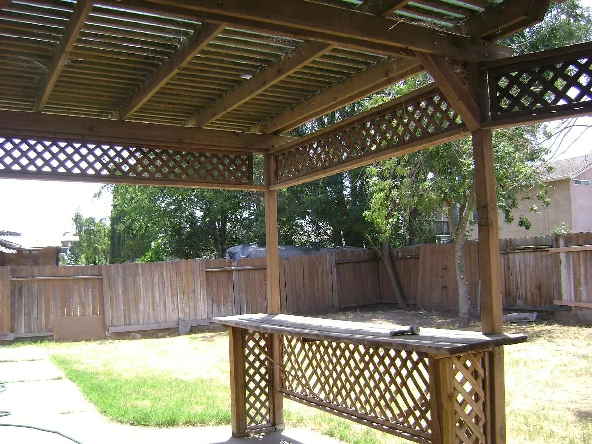 1120 Matthew Ct photo 1