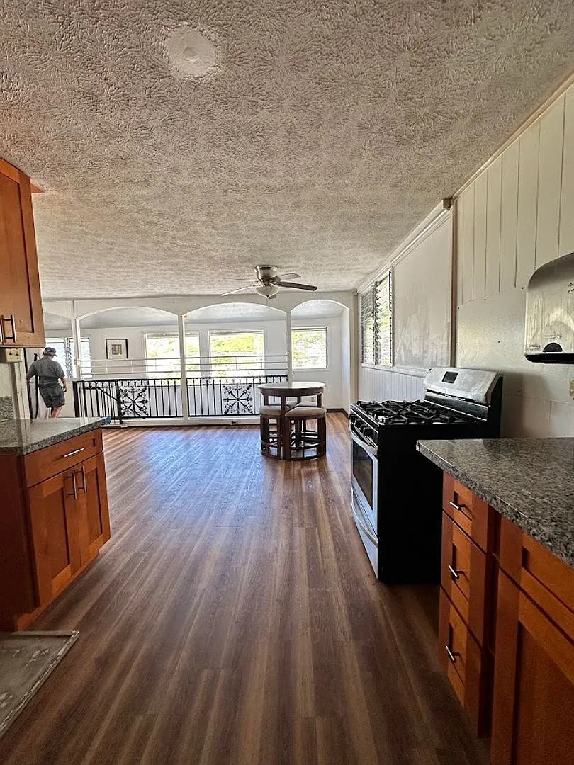 Kalihi 2673 A (Fiesta) — Photo 3