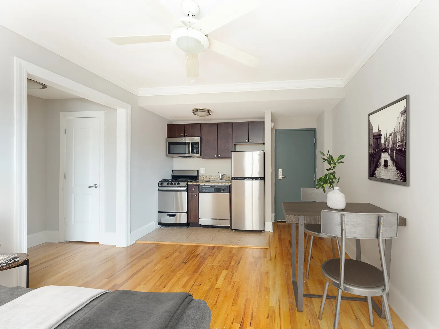 2244 N. Cleveland — Photo 4