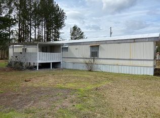 9 Henry Lee Ln, Foxworth, MS 39483