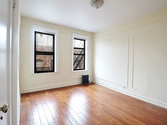 3rd image of 570 W 204th St APT 6A