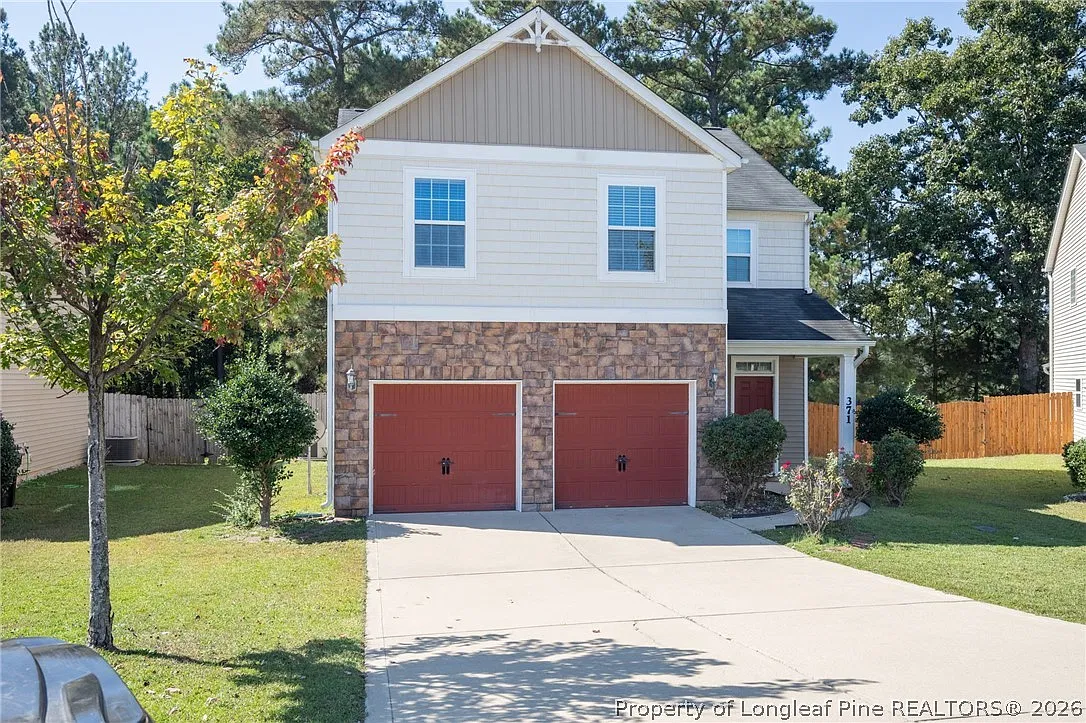 4 bed, 2.5 bath, 2115 sqft, $2,300 — Photo 2